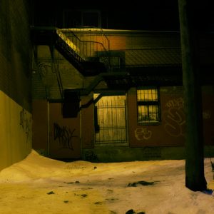montreal-alley-at-night